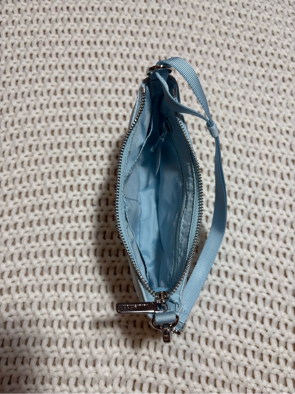 NWT lululemon foam cloud city essentials mini shoulder bag 1L - Picture 10 of 11